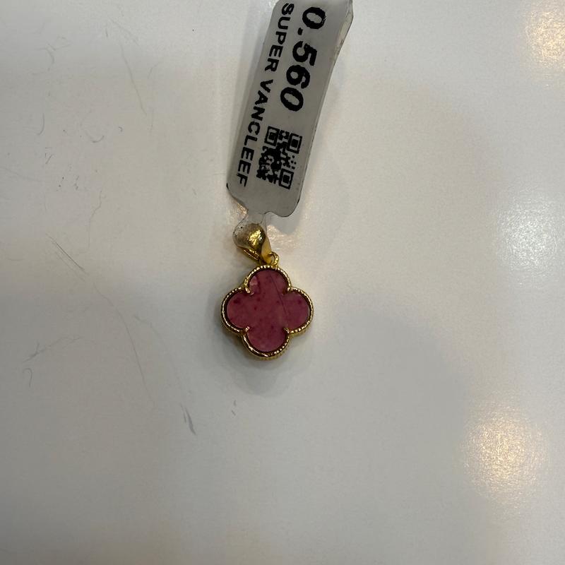 آویز طلا ۱۸ عیار ونکلیف گالری الیاگلد