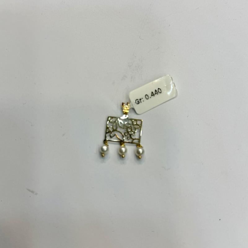 آویز طلا ۱۸ عیار گل ومروارید گالری الیاگلد