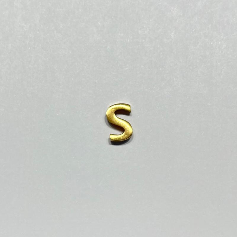 آویز طلا ۱۸ عیار حروف S گالری طلا دوران