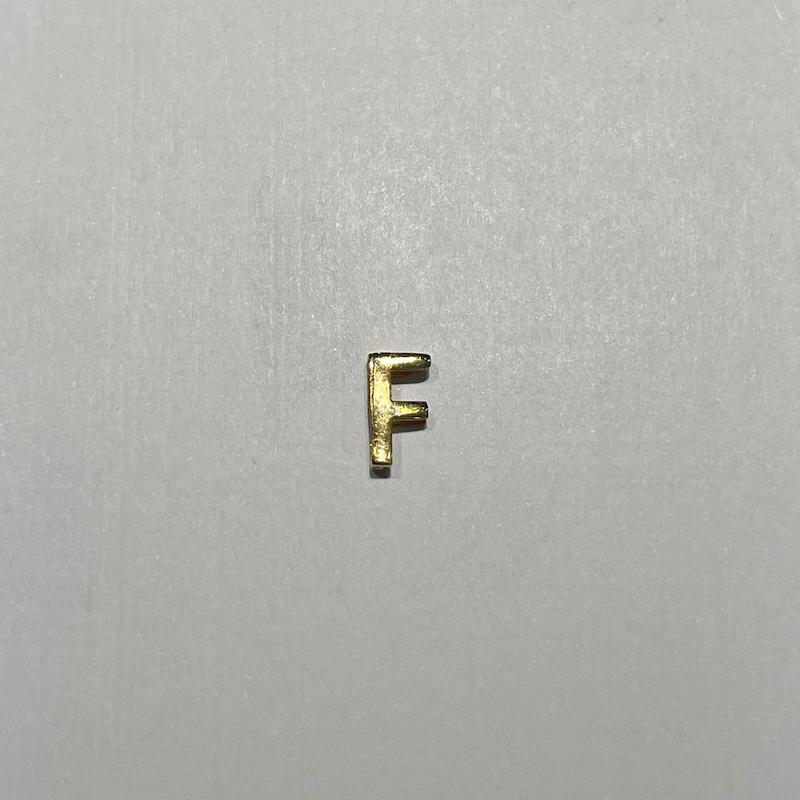 آویز طلا ۱۸ عیار F گالری طلا دوران