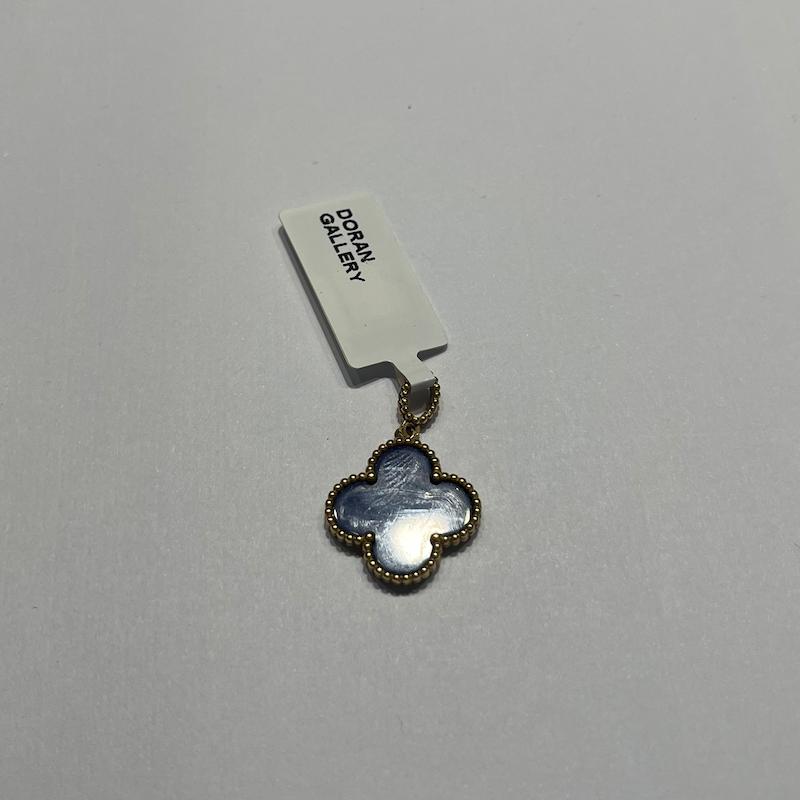 آویز طلا ۱۸ عیار ونکلیف گالری طلا دوران