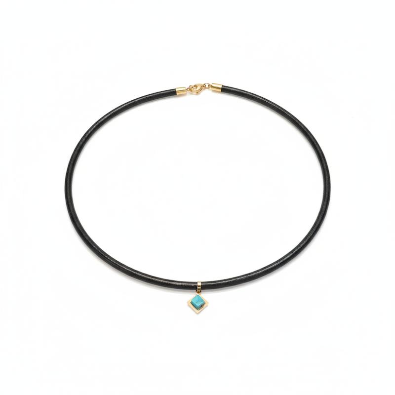 گردنبند زنانه طلا ۱۸ عیار چوکر طوق مکعب سنگ  فیروزه با چرم طبیعی گالری شمش طلا