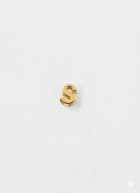 آویز زنانه طلا ۱۸ عیار حروف S گالری حاج رضا ذراتی