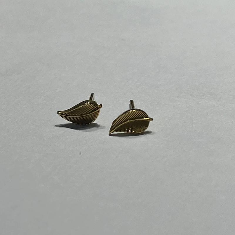 گوشواره زنانه طلا ۱۸ عیار برگ گالری طلا دوران