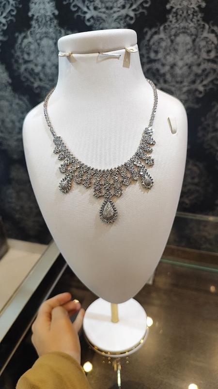 گردنبند زنانه طلا ۱۸ عیار گردنبند کم اجرت تمام تراش گالری طلا و جواهر ملکی