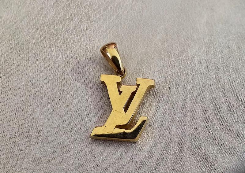 آویز طلا ۱۸ عیار مدال Lv ایلیا گالری