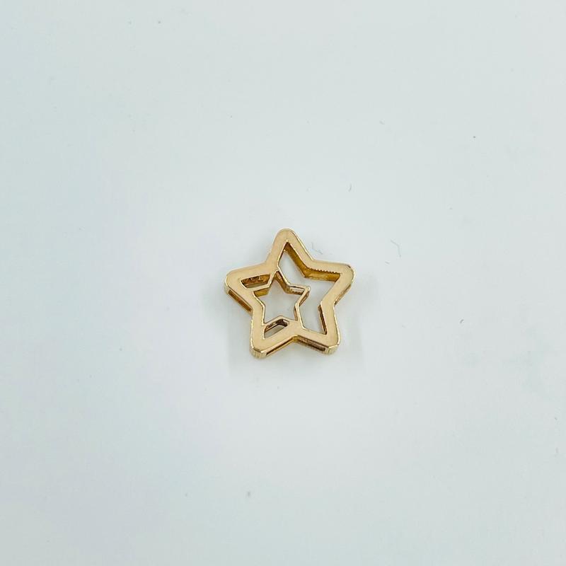 آویز زنانه طلا ۱۸ عیار مدال ستاره گالری طلا و جواهر زن روز