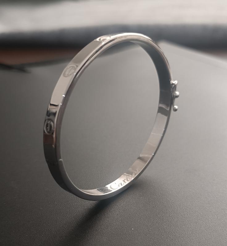 بنگل زنانه طلا ۱۸ عیار مدل کارتیه لاو سفید قطر بزرگ 5.4 قطر کوچک4.7 Cm دلفین گلد گالری