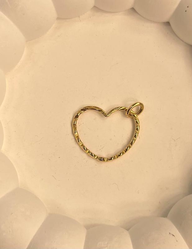 آویز طلا ۱۸ عیار اویز قلب گالری بابل طلا