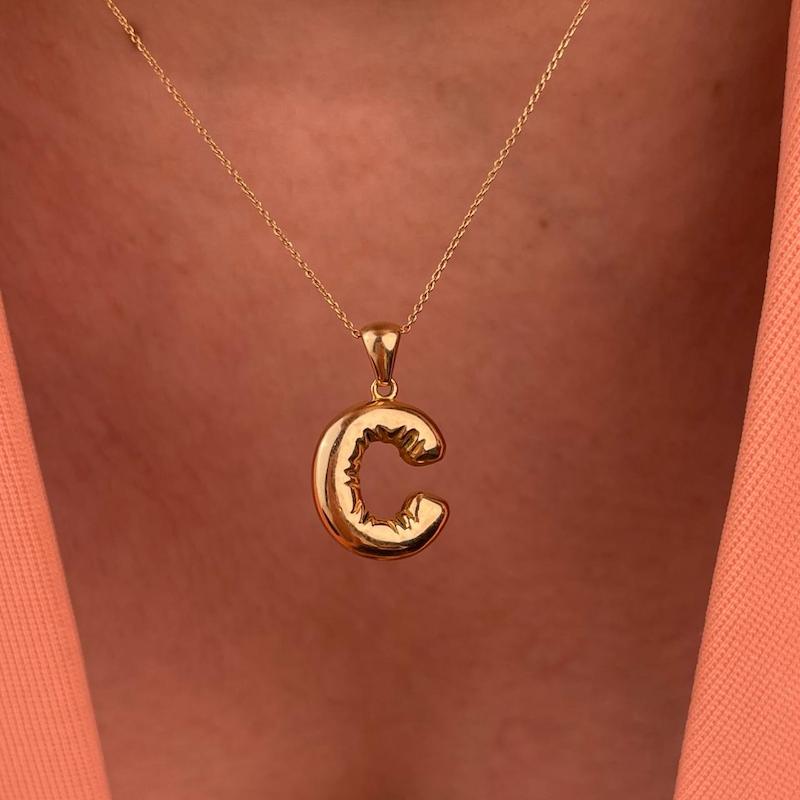 آویز طلا ۱۸ عیار حروف بادکنکی کد 7 مندی گلد