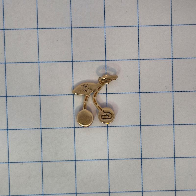 آویز طلا ۱۸ عیار هو - میناکاری کسر سنگ شده آلبالو مندی گلد
