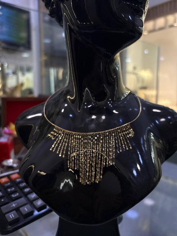 گردنبند طلا ۱۸ عیار طوق خلیجی خوش نما گالری فاطیما