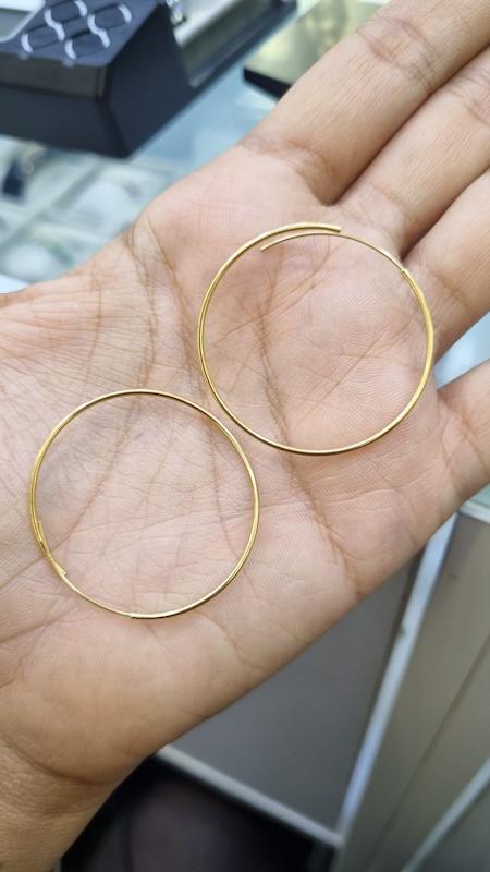 گوشواره زنانه طلا ۱۸ عیار حلقه ای بزرگ کم اجرت گالری طلا و سکه مه آرا
