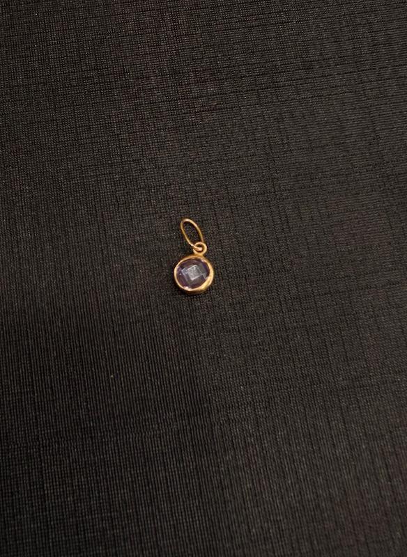 آویز زنانه طلا ۱۸ عیار آویزگرد نگین(کسرنگین) گالری طلای آژو