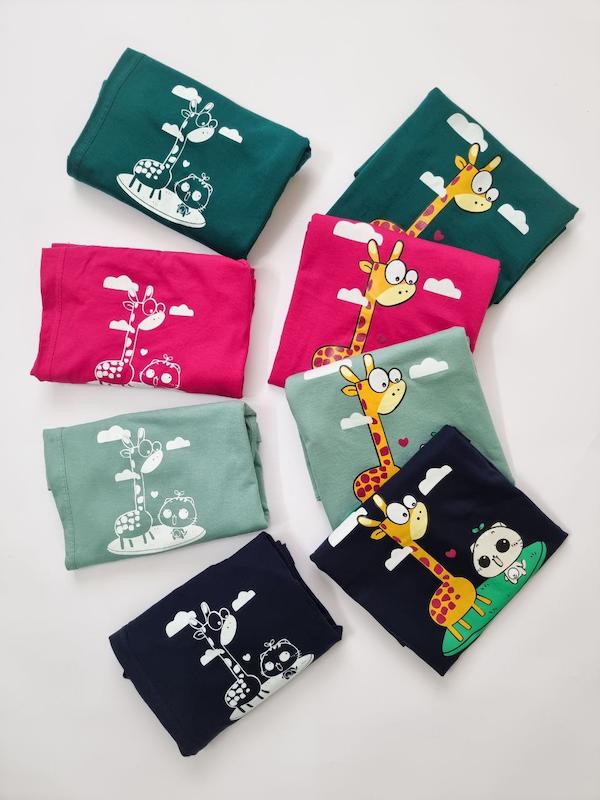 تیشرت شلوارک زرافه و دوستش کد ۶۸۰