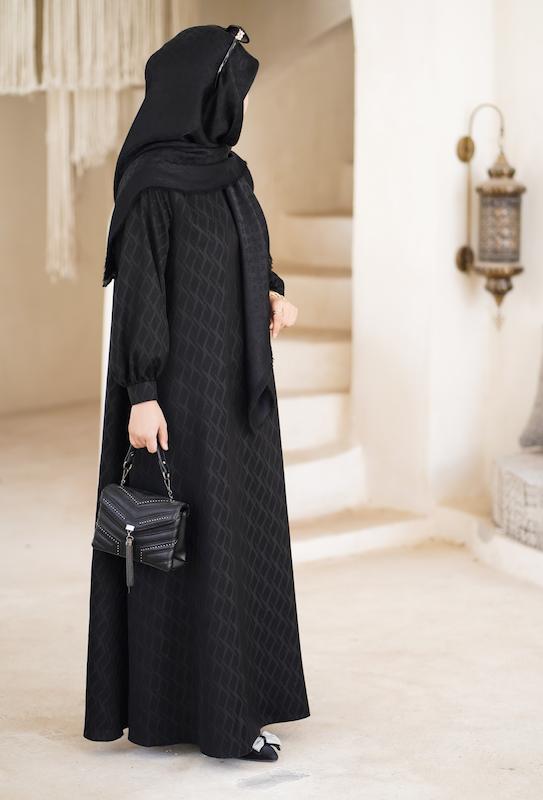 عبا لوزی