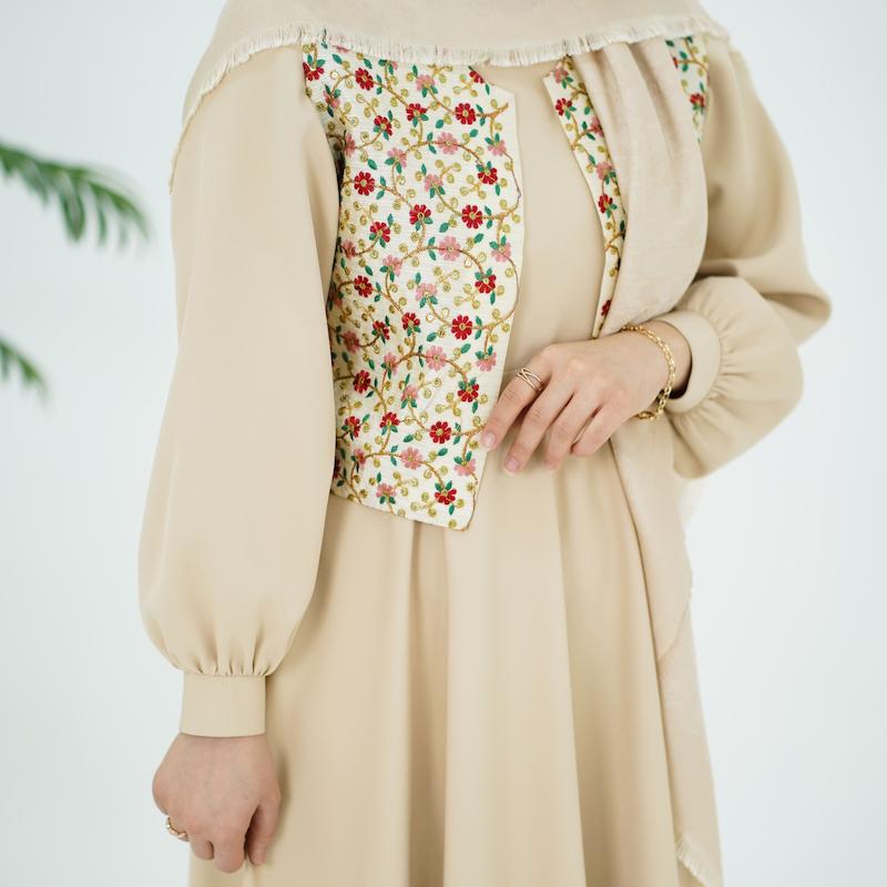 پیراهن و جلیقه گل سرخ
