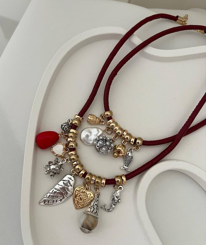 گردنبند چارم چرم