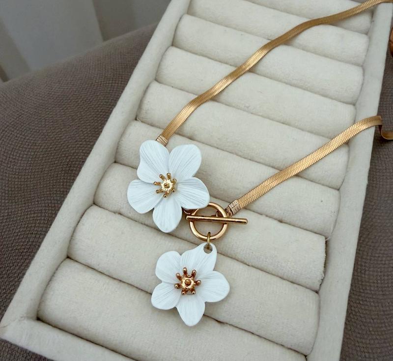 گردنبند و گوشواره گل بابونه