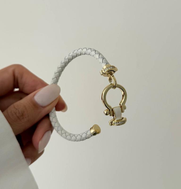 دستبند امگا چرم کنار نگین گلد
