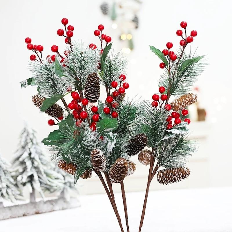 شاخه کریسمسی بری و کاج