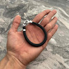 عکس دستبند امگا کف دست