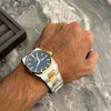 ساعت دو تاریخ VIGUER صفحه آبی روی دست از دور 