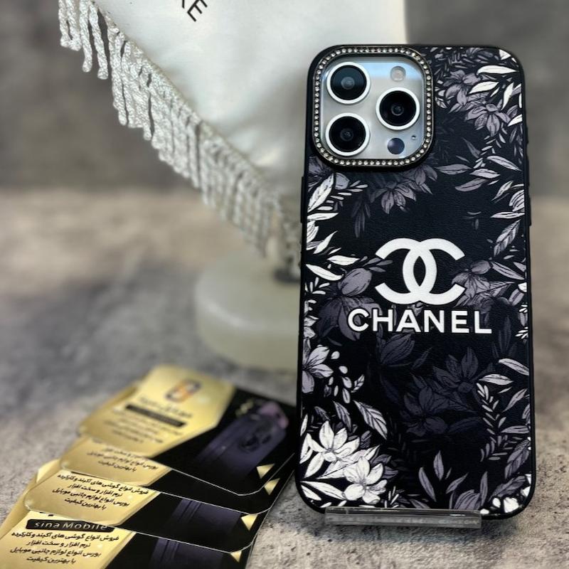 قاب Chanel گلدار مشکی مناسب برای iPhone 15 ProMax