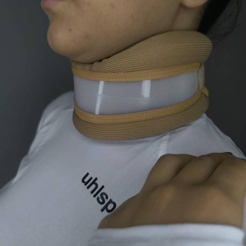 گردنبند طبی نیمه سخت