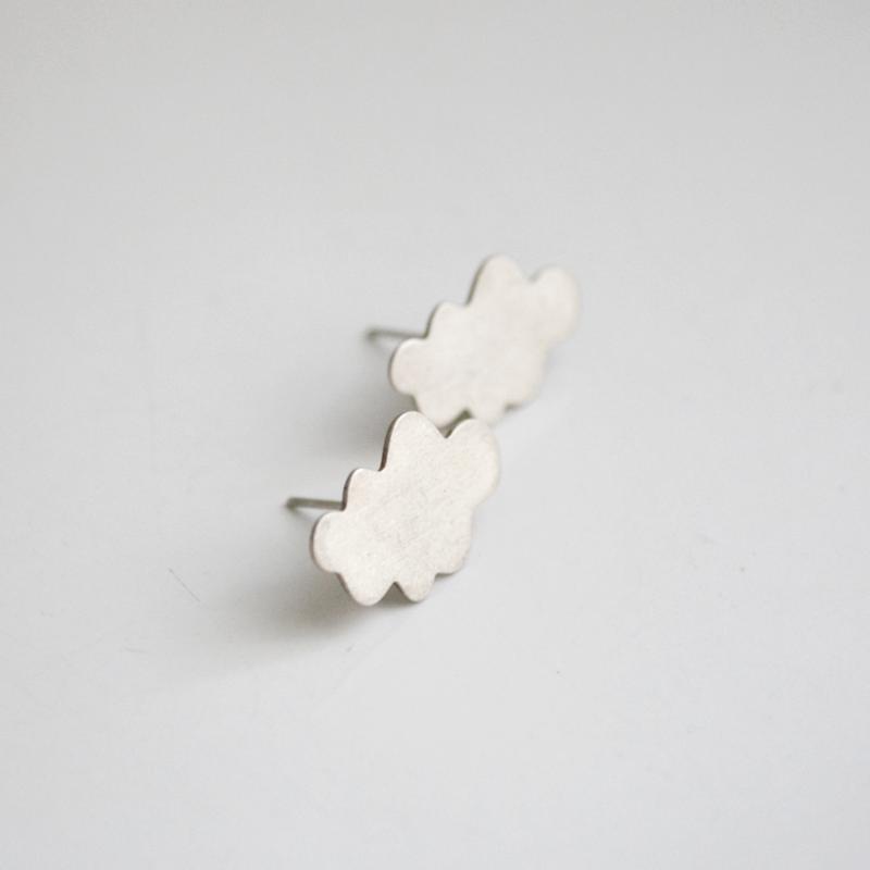 گوشواره نقره ابر میخی