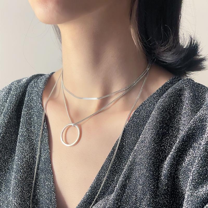 گردنبند نقره با آویز دایره