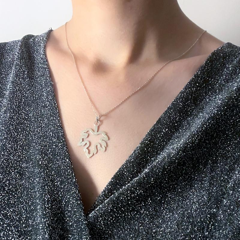 گردنبند نقره طرح برگ تاک