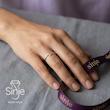 انگشتر مینیمال نقره طرح لبه زنانه برند سینجه