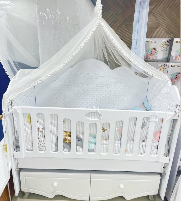 تخت گهواره کنار مادر 