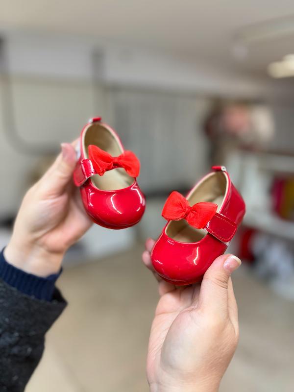 کفش عروسکی red