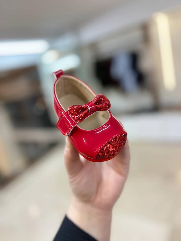 کفش عروسکی red