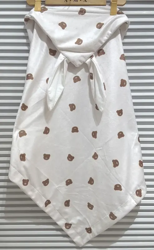 پتو دورپیچ نخی کلاهدار مارک مادرکر