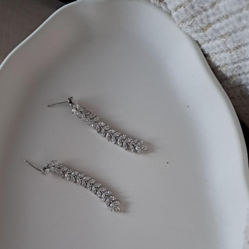 گوشواره نقره ای مجلسی گندمگون