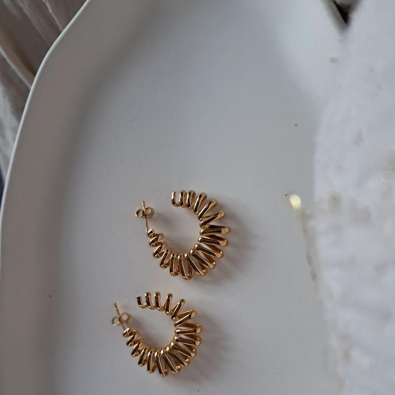 گوشواره طلایی مه پیچ