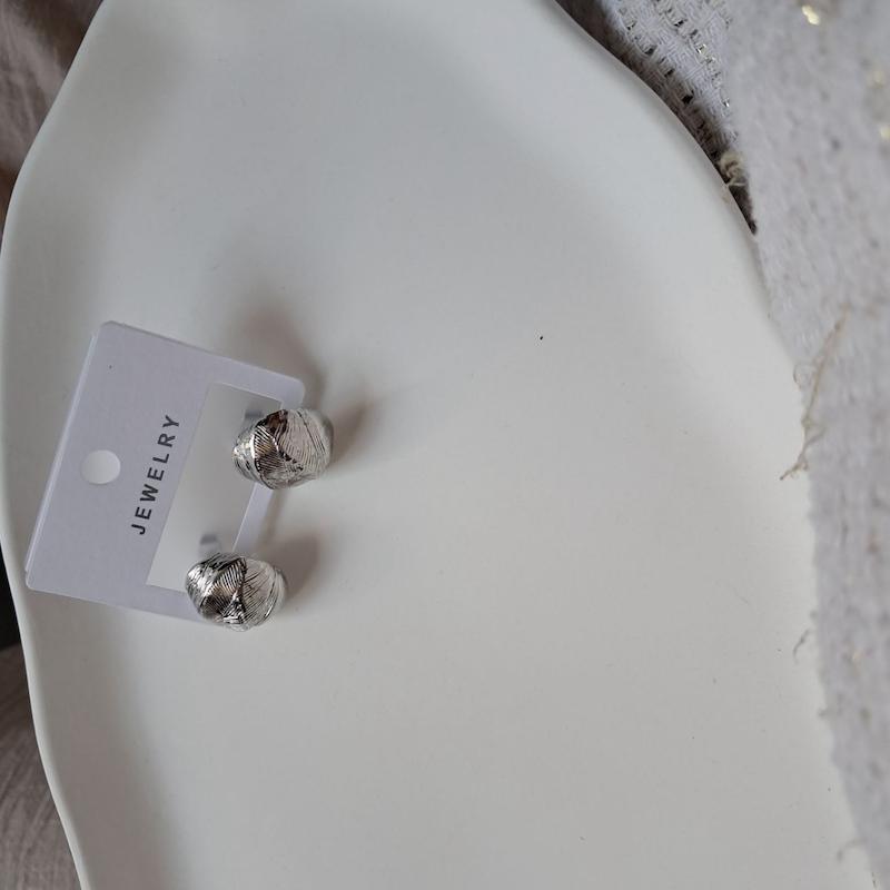 گوشواره نقره ای میخ نقره مینیمال خطی