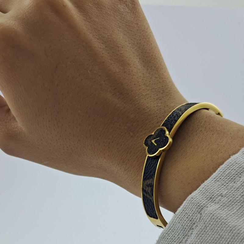 دستبند طلایی مشکی ونکیلیف چرم