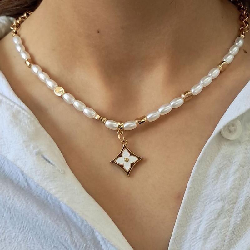 گردنبند مرواریدی ونکیلیف