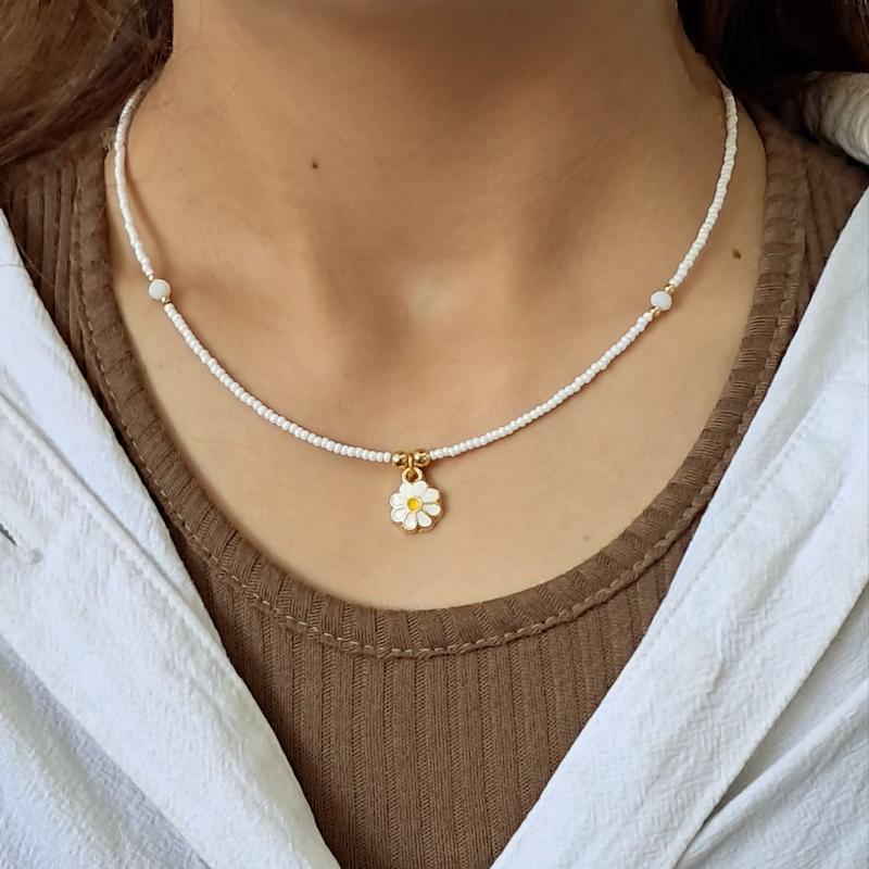 گردنبند سفید مرواریدی بابونه