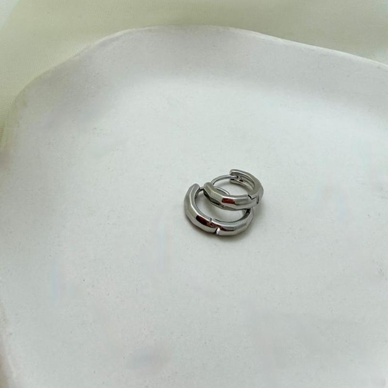 گوشواره نقره ای مینیمال ژوپینگ کد GO00103