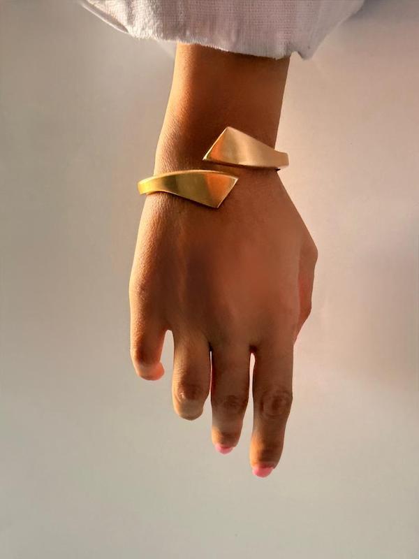 بنگل طلایی مات آسا 