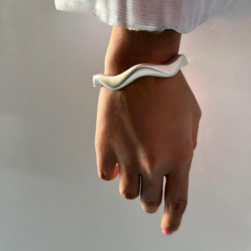 دستبند نقره ای موج