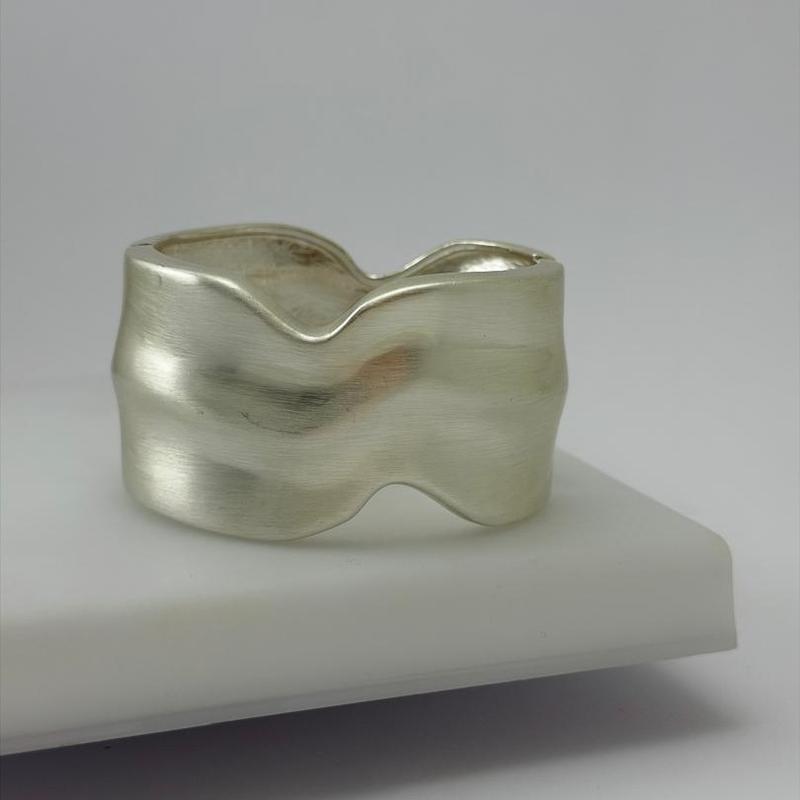 بنگل نقره ای مات موج پهن