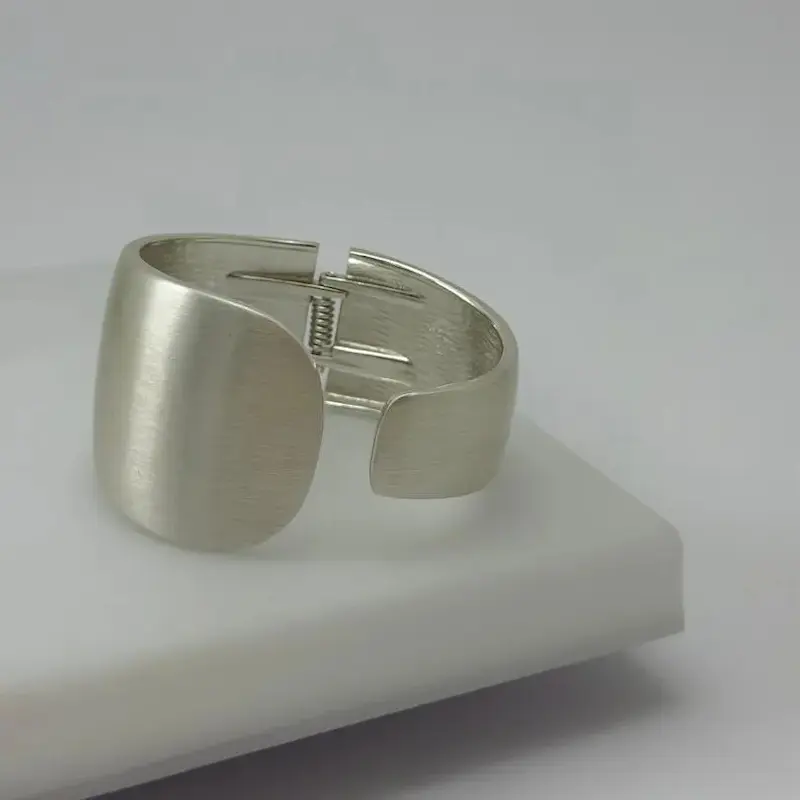 بنگل نقره ای مات آسا کد BA00079