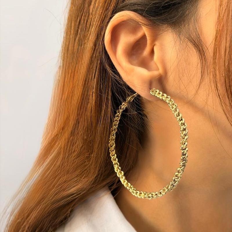 گوشواره طلایی حلقه ای بزرگ میخ نقره 