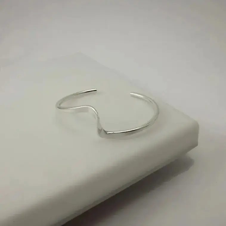 بنگل نقره ای موج